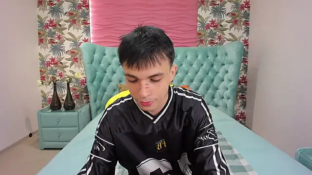 ClarkBev online show from April 4, 7:04 am