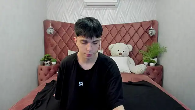 ClarkBev online show from March 26, 6:44 am