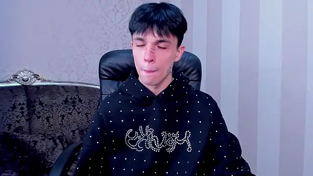 ClarkBev online show from February 21, 1:40 am