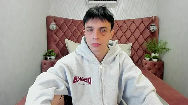 ClarkBev online show from April 15, 6:19 am