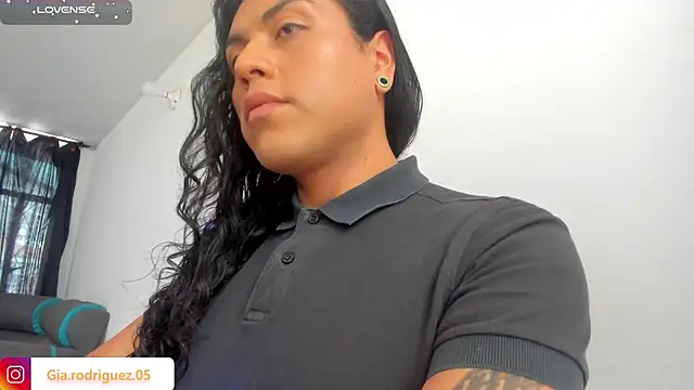 Jess Hoffman online show from April 2, 3:30 pm