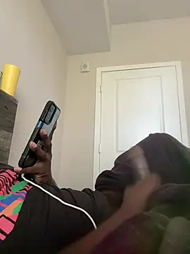 makeherfeelg online show from March 24, 1:22 pm