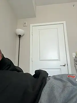 makeherfeelg online show from February 24, 6:42 pm