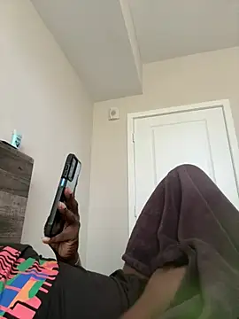 makeherfeelg online show from March 25, 2:05 pm