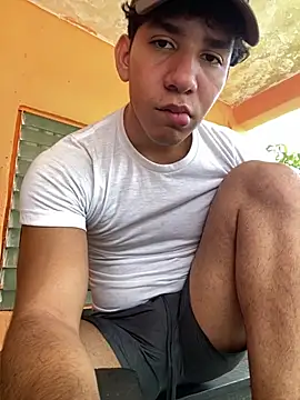 Alejandrososas online show from July 2, 3:40 pm