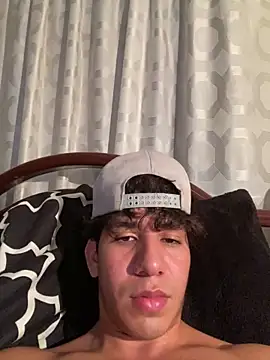Alejandrososas online show from April 14, 4:06 am