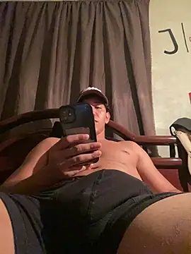 Alejandrososas online show from June 18, 4:22 am