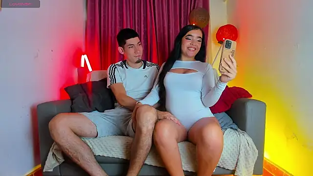 Play with belly online show from April 2, 5:30 pm