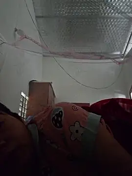 Snapshot of kieuqueen92 chatting on March 1, 12:21 am kieuqueen92 online show from March 1, 12:21 am