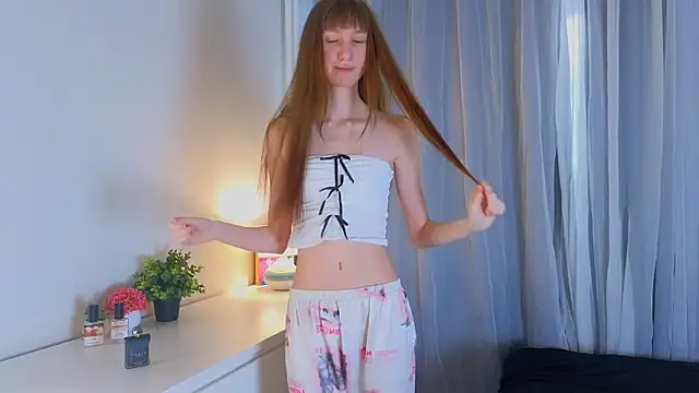 arina waifu online show from April 15, 3:05 pm