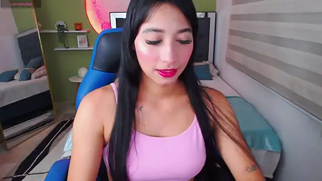 ivvoncute online show from May 13, 1:45 am