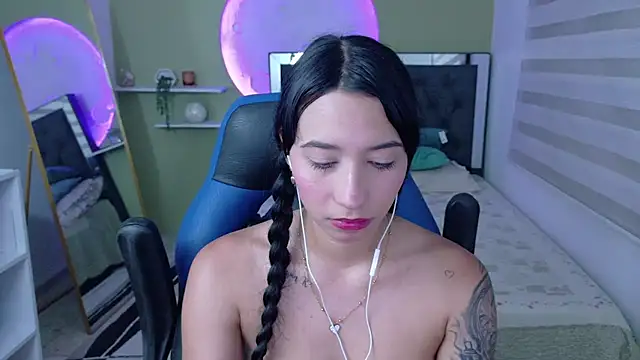 Snapshot of ivvoncute chatting on July 2, 3:23 am ivvoncute online show from July 2, 3:23 am