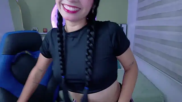 Snapshot of ivvoncute chatting on June 6, 2:06 am ivvoncute online show from June 6, 2:06 am