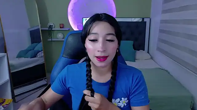 Snapshot of ivvoncute chatting on June 7, 12:38 am ivvoncute online show from June 7, 12:38 am