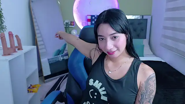 Snapshot of ivvoncute chatting on July 16, 1:13 am ivvoncute online show from July 16, 1:13 am