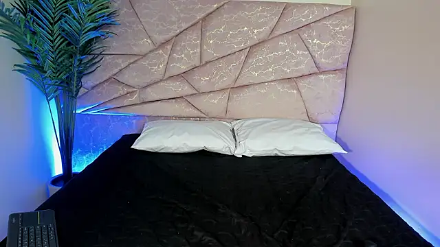 yayis Betancur online show from March 13, 3:44 am