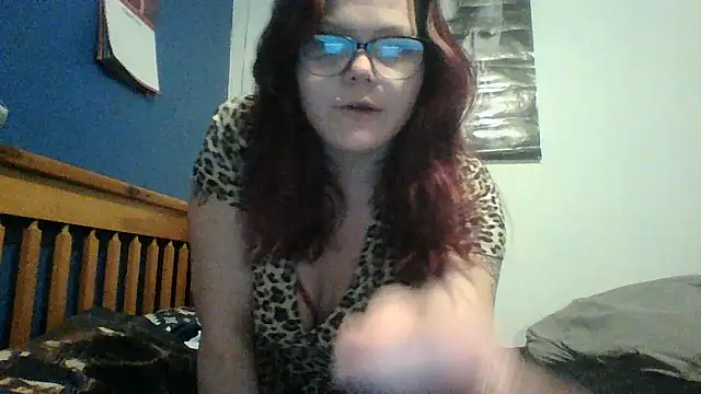 Snapshot of Sexymilf6992 chatting on February 24, 1:50 am Sexymilf6992 online show from February 24, 1:50 am