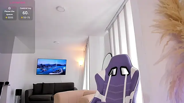 sofiawiliams online show from March 31, 12:40 pm