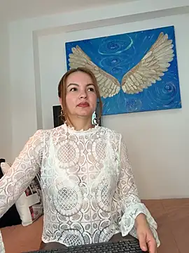 Viictoria-Jones online show from April 8, 10:17 am