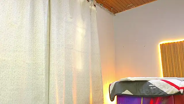 CIccioline pussyGolden online show from March 4, 8:27 pm