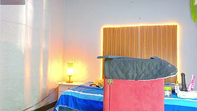 CIccioline pussyGolden online show from March 28, 8:10 pm