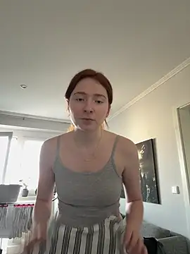 Snapshot of HoneyBunny18 chatting on February 26, 1:22 pm HoneyBunny18 online show from February 26, 1:22 pm