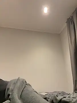 Snapshot of HoneyBunny18 chatting on February 23, 5:46 pm HoneyBunny18 online show from February 23, 5:46 pm