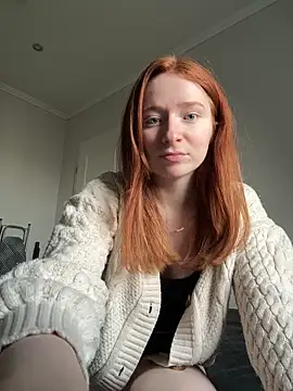 Snapshot of HoneyBunny18 chatting on February 28, 2:06 pm HoneyBunny18 online show from February 28, 2:06 pm