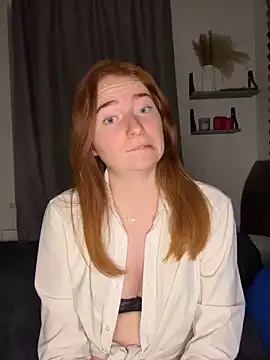 HoneyBunny18 online show from April 9, 7:09 pm