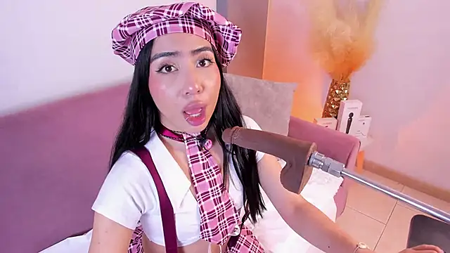 Valecute  online show from May 24, 8:09 pm