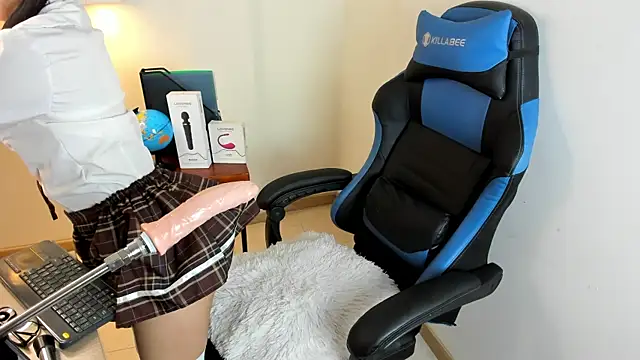 Valecute  online show from April 2, 8:26 pm