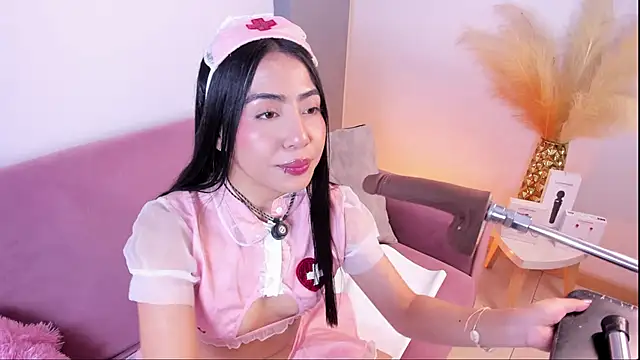 Valecute  online show from May 7, 8:01 pm