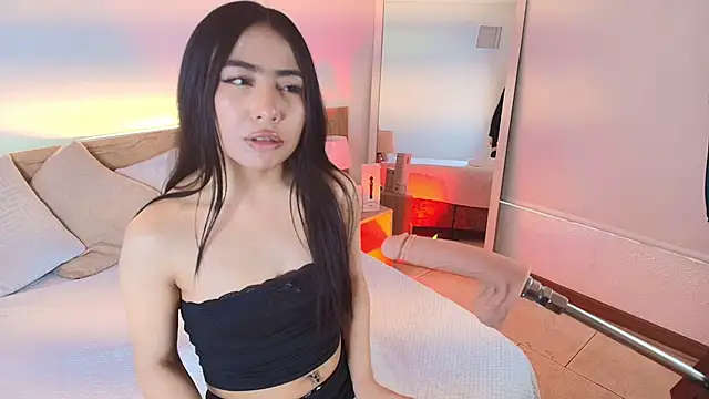 Valecute  online show from March 18, 7:59 pm