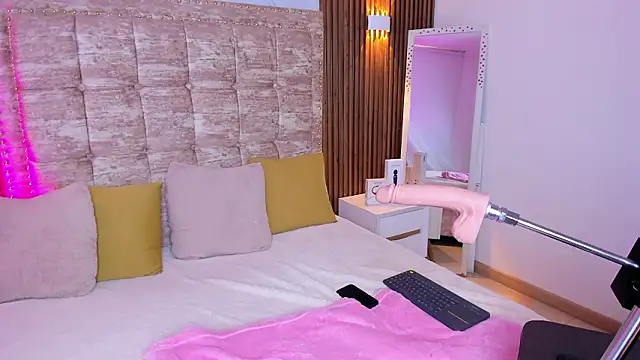 Valecute  online show from March 4, 12:46 pm