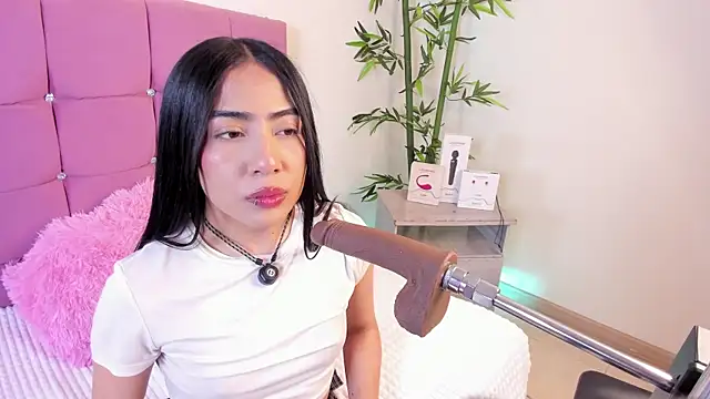 Valecute  online show from May 5, 8:01 pm