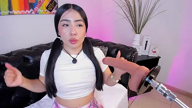 Snapshot of Valecute_ chatting on June 15, 8:19 pm Valecute online show from June 15, 8:19 pm