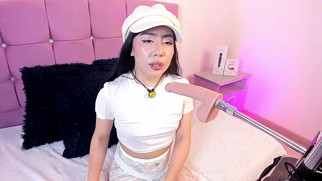 Valecute  online show from April 10, 8:05 pm