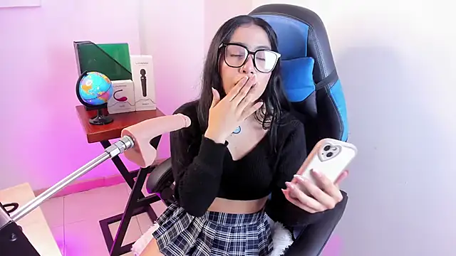 Valecute  online show from April 9, 8:26 pm