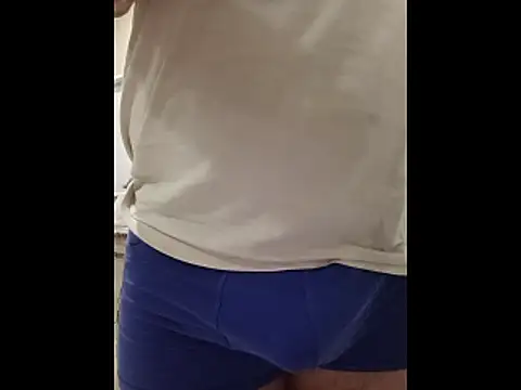 Snapshot of AlanInt chatting on April 11, 3:47 am AlanInt online show from April 11, 3:47 am