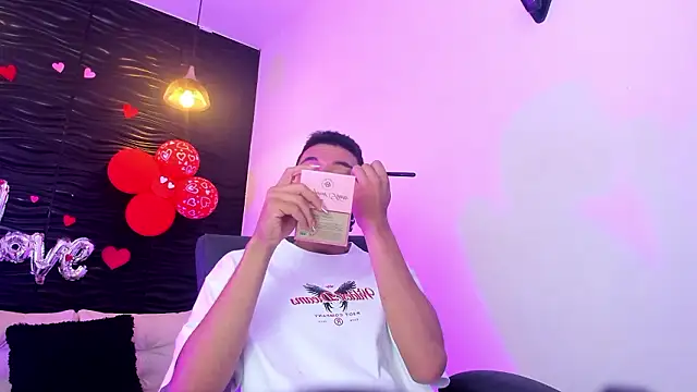 dominicjonnes online show from March 13, 10:15 pm