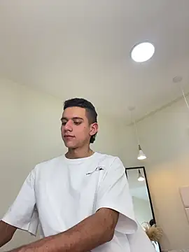 dominicjonnes online show from February 24, 6:42 pm