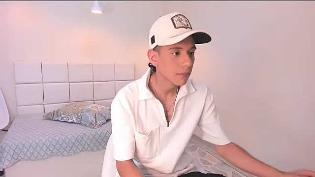 dominicjonnes online show from February 23, 7:36 pm