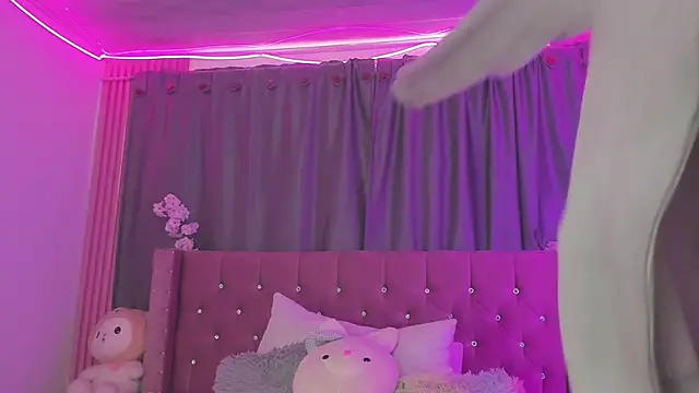 Kiara lovely online show from April 2, 7:31 pm