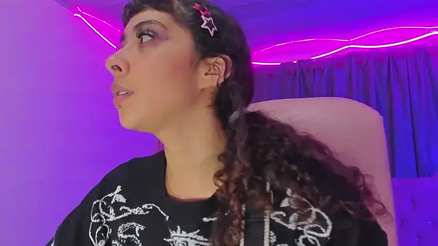 Kiara lovely online show from April 15, 3:45 am