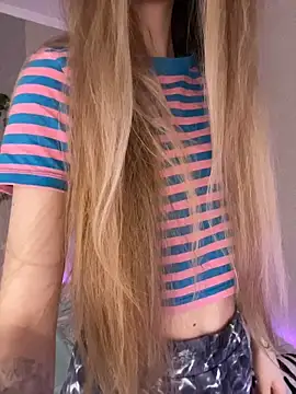 Snapshot of EvelynRavenwood chatting on March 1, 4:07 pm EvelynRavenwood online show from March 1, 4:07 pm