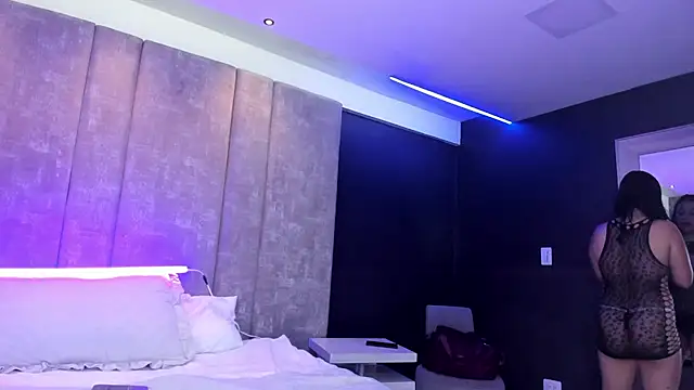 EmiilyRousee online show from March 5, 6:59 pm