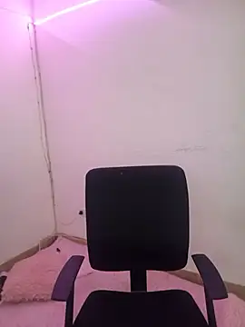 PamelaThoms online show from April 14, 2:33 pm