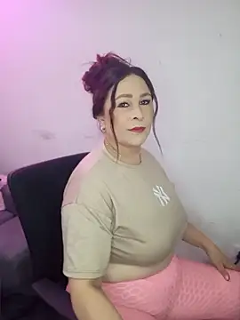 PamelaThoms online show from May 23, 12:20 am