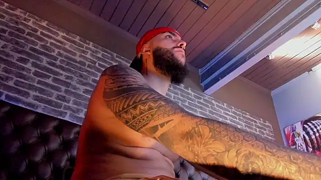 SantiagoHincapiie online show from March 13, 8:58 pm