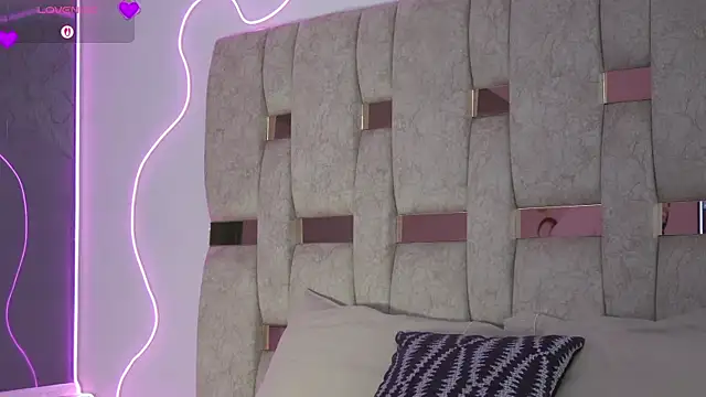 Fernanda thail  online show from March 24, 7:25 pm